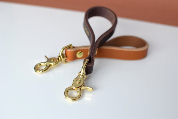 EXCLUSIVE LEATHER COLLECTION - Short Leash Leather Key Fob